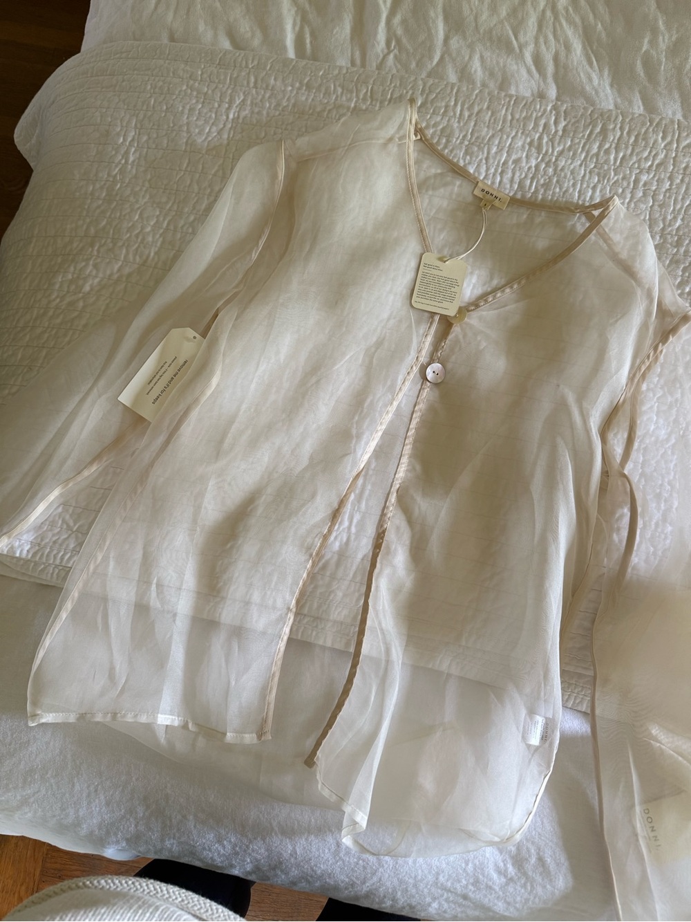 NWT Donni Silk Cream Set
